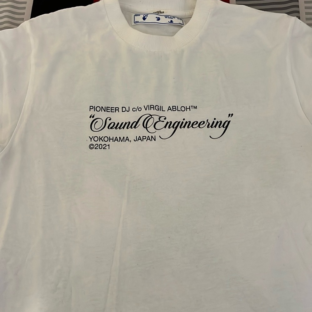 Off white Tshirt white and green men shirt sleeve